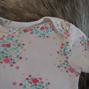 5/$32 • Carters | floral baby onesie white 6M